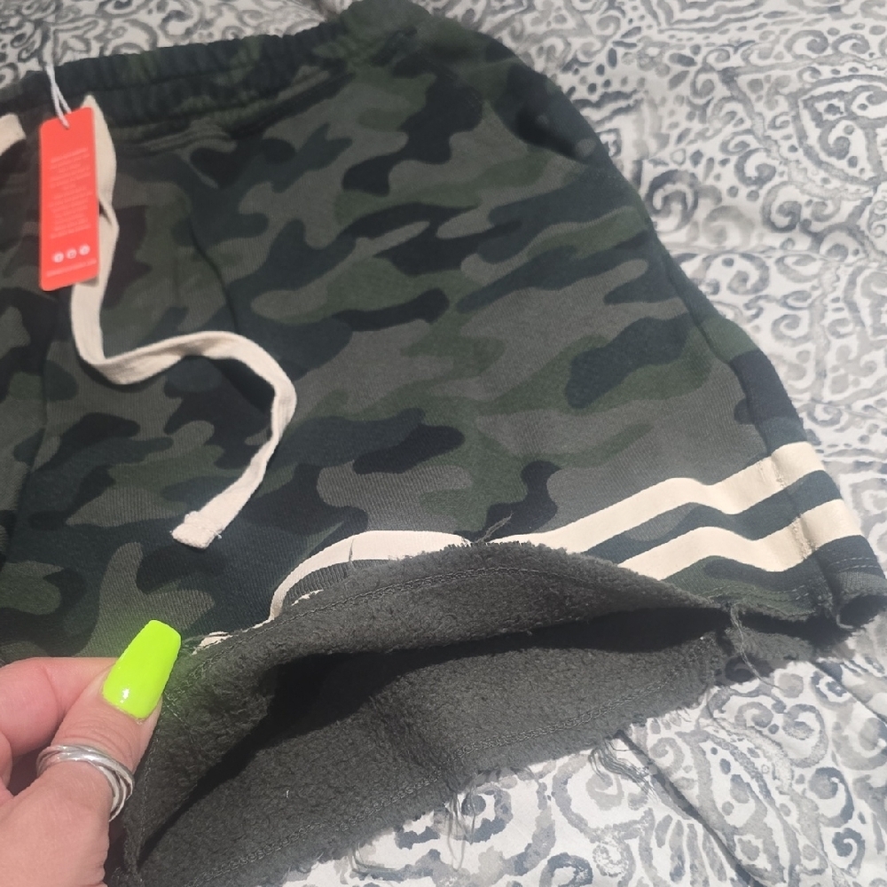 Sundry Men's Green and Black Camo Athletic Shorts - Picture 6 of 6